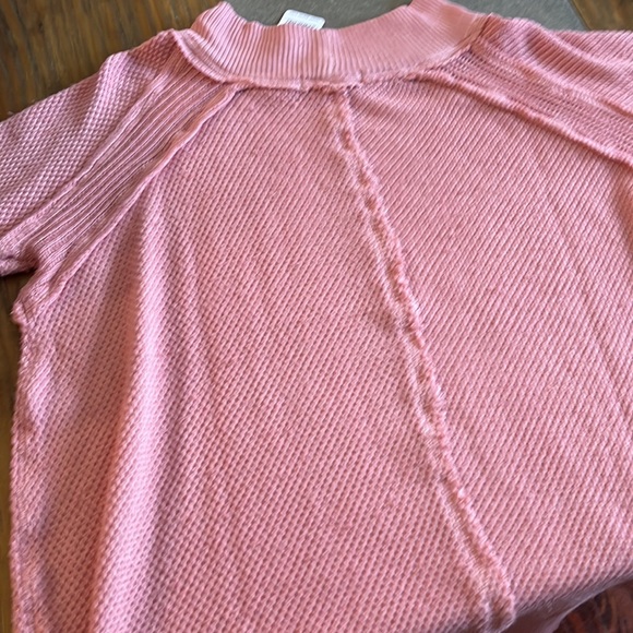 Faded coral sweater NWT ! - Picture 3 of 4